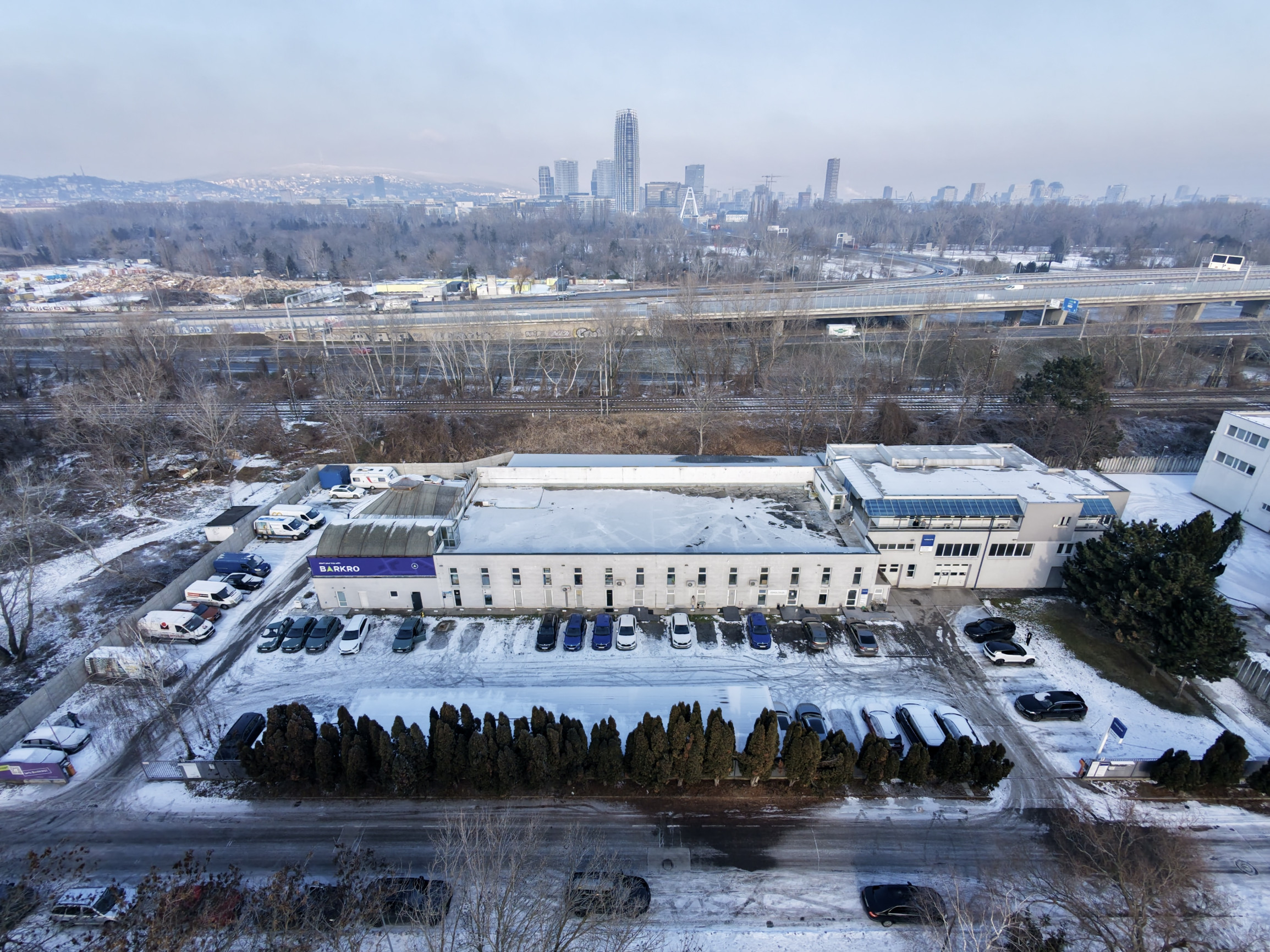 Polyfunkčná budova s parkovacím domom, Petržalka – Šustekova ulica