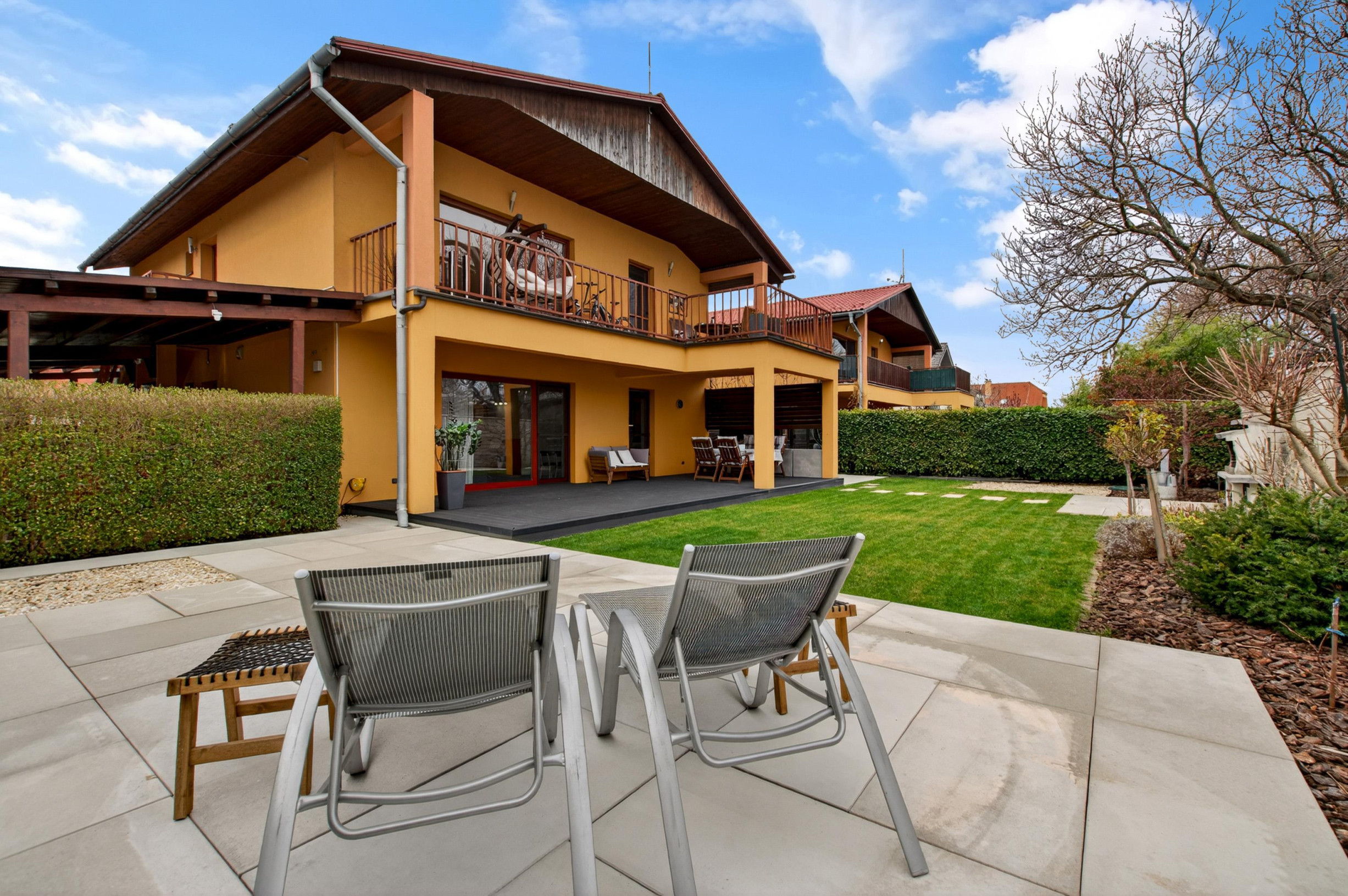 4-izbový byt so záhradou a veľkou terasou v rodinnom dome v Ivanke pri Dunaji - VIDEO