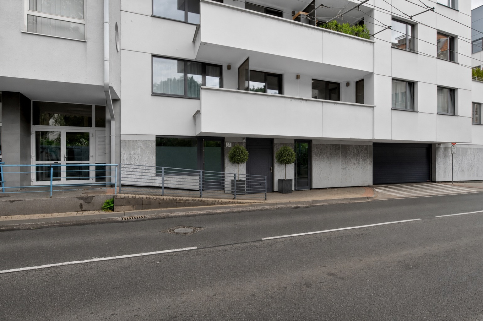 Reprezentatívny obchodný priestor s výkladom priamo do ulice | Centrum Bratislavy