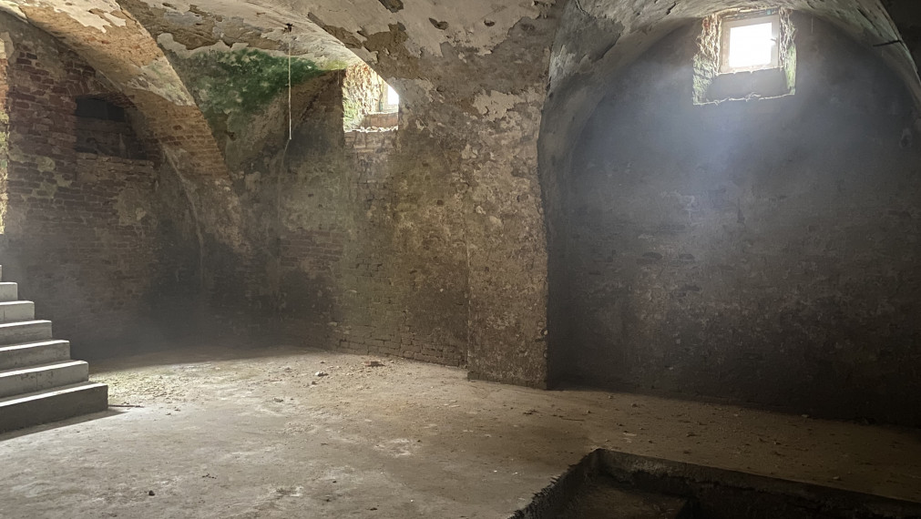 Zaujímavý pivničný priestor v Senci na predaj