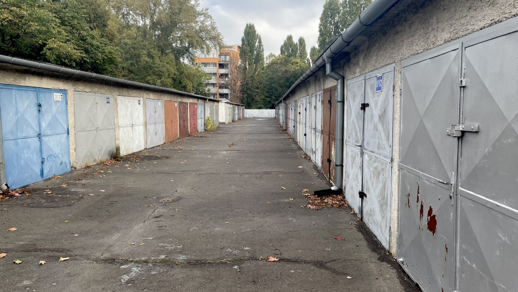 Na predaj garáž na Papraďovej ul. v BA - Ružinove