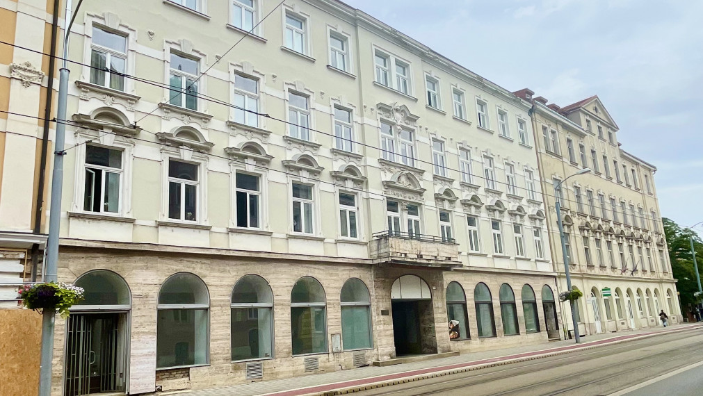 Na prenájom krásny priestor v úplnom centre BA na Štúrovej ul.