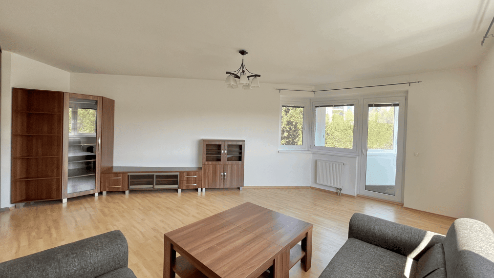 Priestranný 4 izbový byt na Opavskej ulici s parkovacím státim v garáži