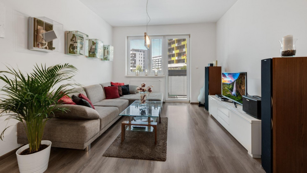 3 izbový byt v novostavbe v Ružinove s parkingom - VIDEO