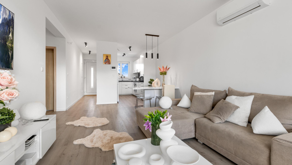 REZERVOVANE  3 izbový byt so zahradou,  čiastočne zariadený Miloslavov/ Alžbetin Dvor