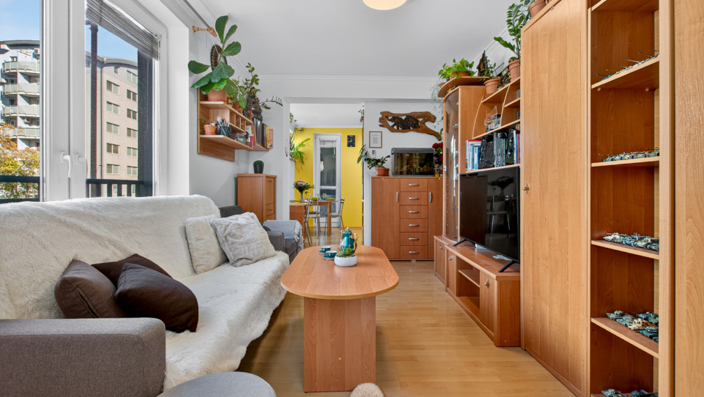 Priestranný byt, dispozične zmenený na trojizbový, Kazanská ulica - VIDEO