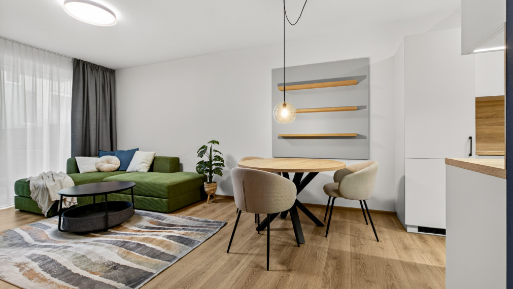 Krásny kompletne zariadený a úplne nový  2-izb.byt v ZM na predaj