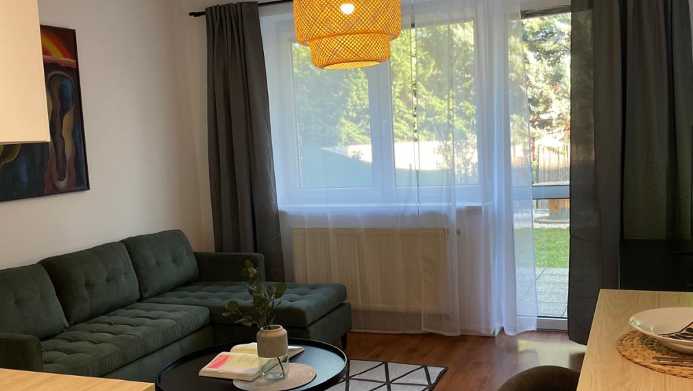 1,5 izbový byt so záhradou a garážou vo Vajnoroch