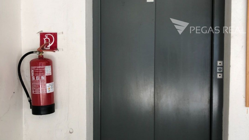 Garážové státie v parkovacom dome v Ružinove na Mraziarenskej ulici