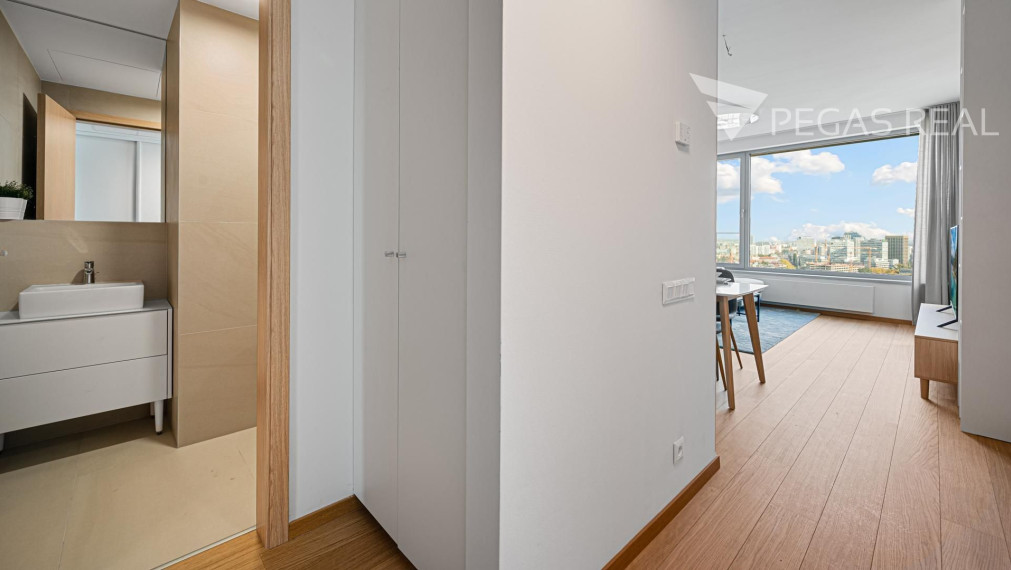 SKY PARK: Krásny 2 izbový byt na 20. poschodí