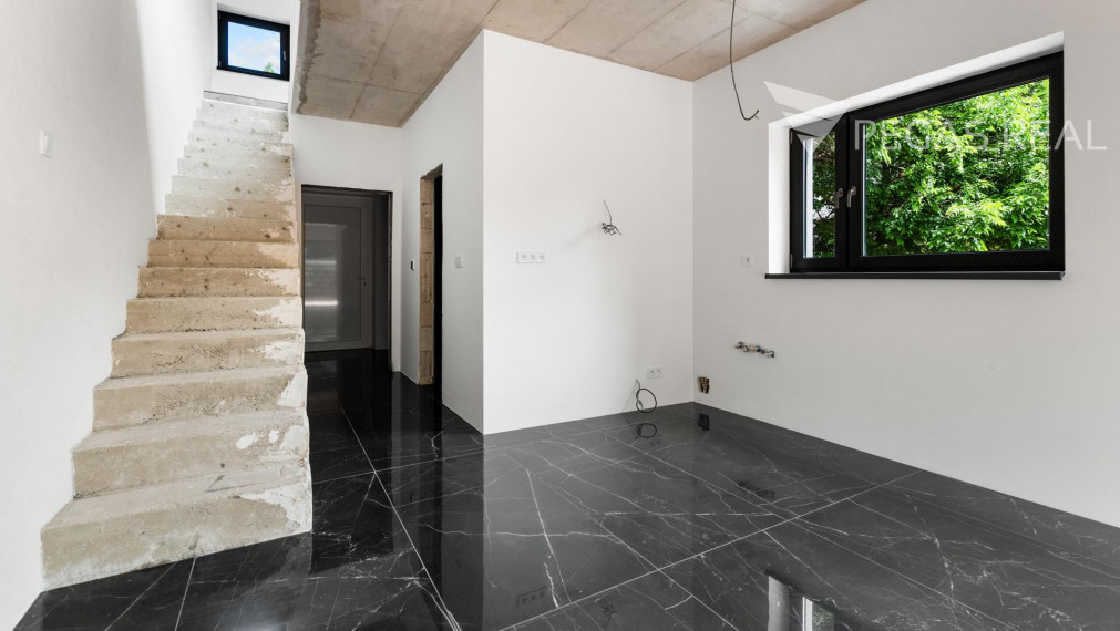 Nový 4 izbový rodinný dom s dvomi terasami