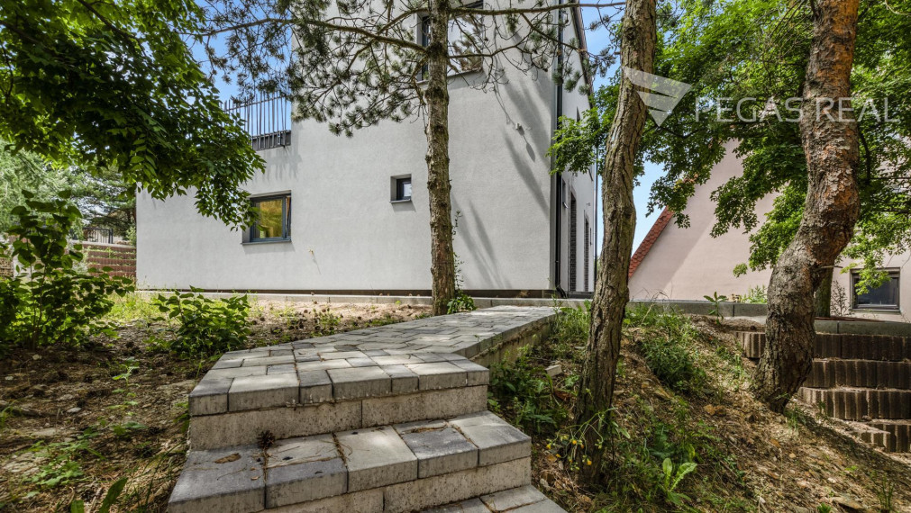 Nový 4 izbový rodinný dom s dvomi terasami