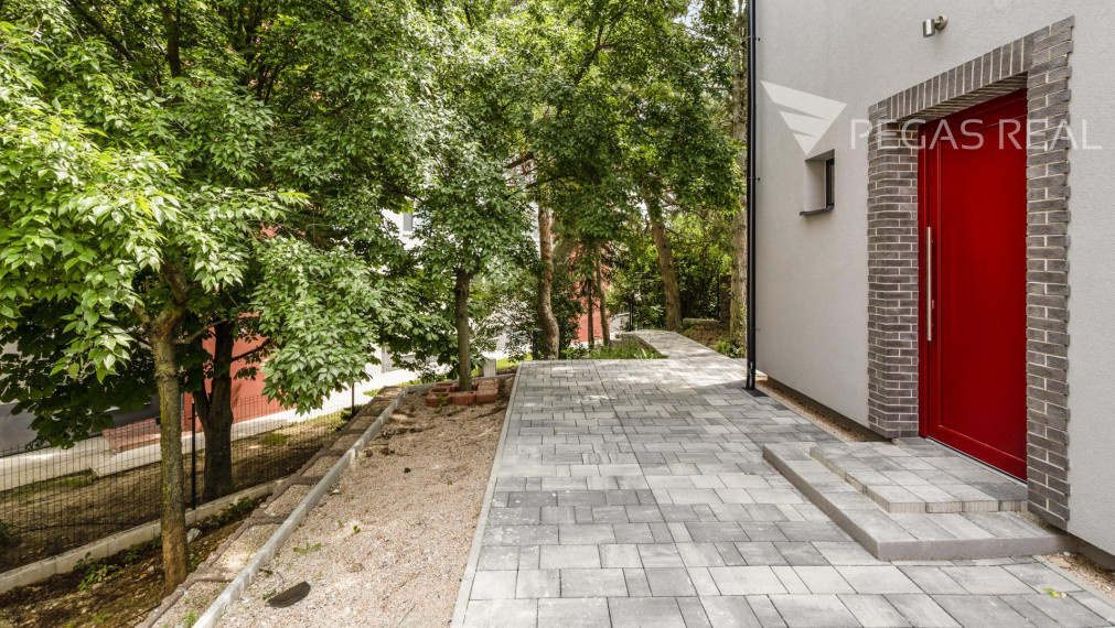 Nový 4 izbový rodinný dom s dvomi terasami