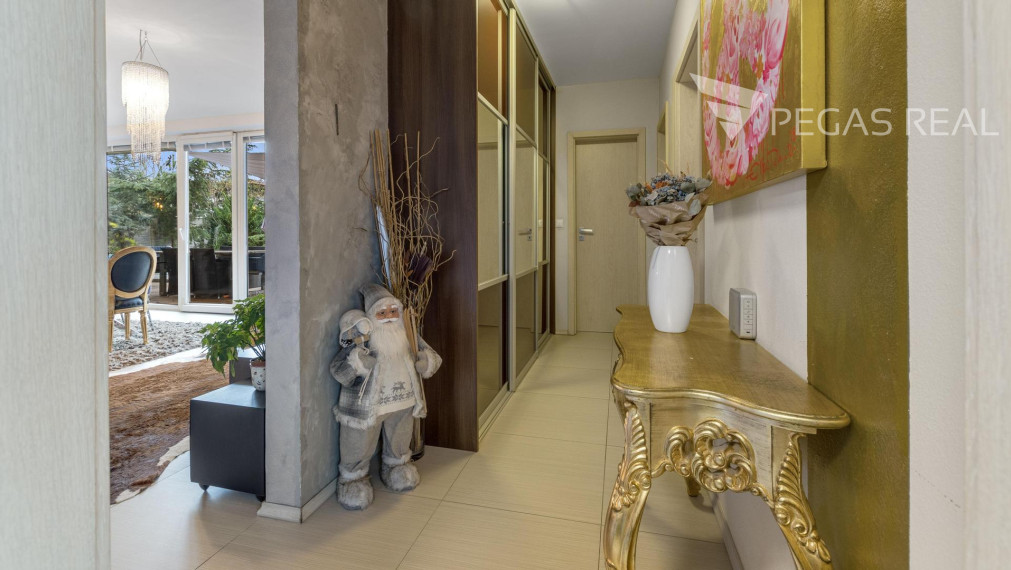 Luxusný 5 izbový dom  s bazénom v Chorvátskom Grobe