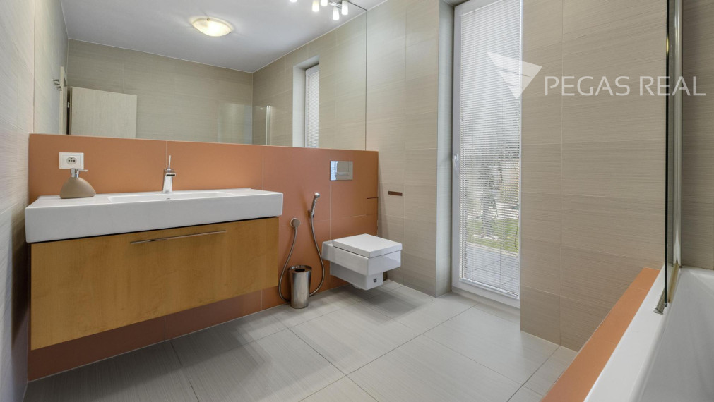 Luxusný 5 izbový dom  s bazénom v Chorvátskom Grobe