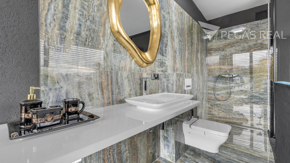 Luxusný 5 izbový dom  s bazénom v Chorvátskom Grobe