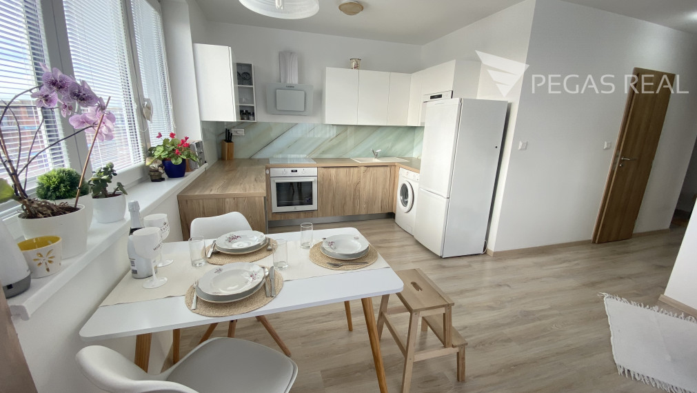 Výborne dispozične riešený  2-izbový byt  v Miloslavove na predaj.