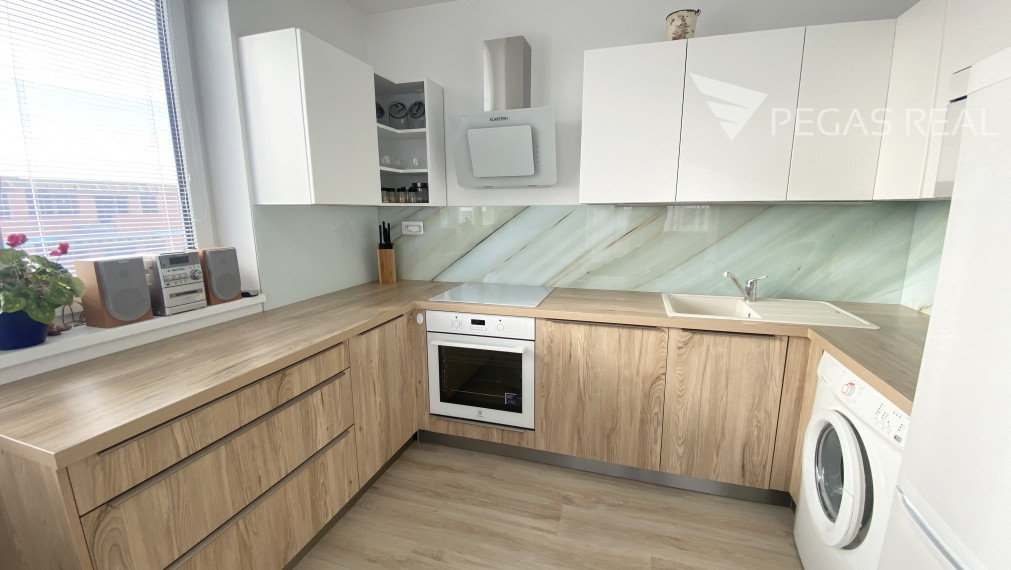 Výborne dispozične riešený  2-izbový byt  v Miloslavove na predaj.