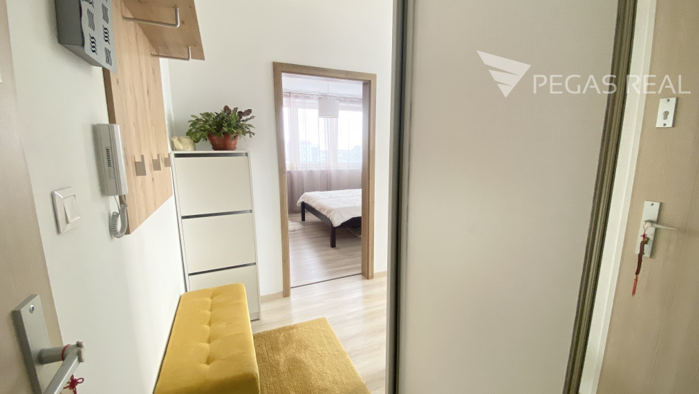 Výborne dispozične riešený  2-izbový byt  v Miloslavove na predaj.