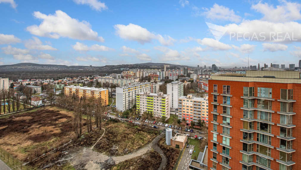 6,5 izbový priestranný apartmán v Petržalke vo Vienna Gate