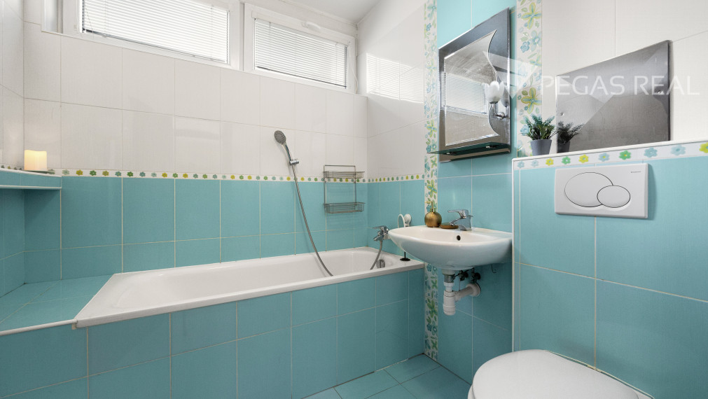 Veľký 2-izbový byt - Galvaniho dvory, Bratislava