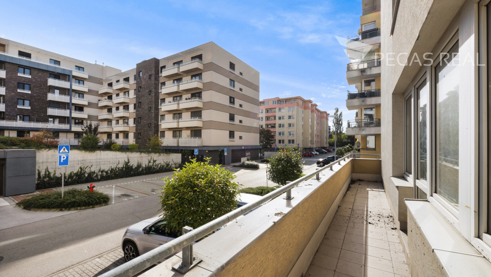 Veľký 2-izbový byt - Galvaniho dvory, Bratislava