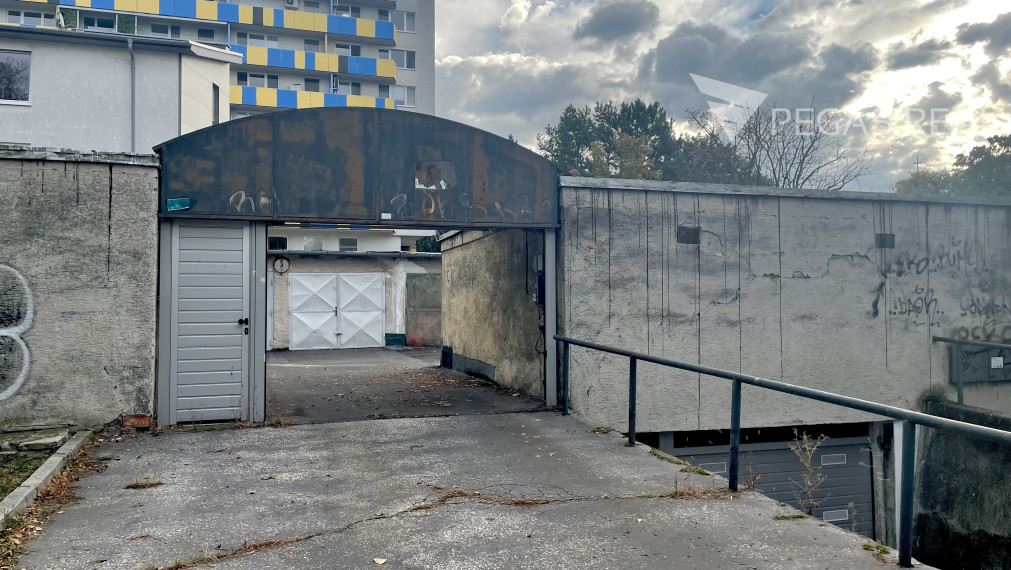 Na predaj garáž na Papraďovej ul. v BA - Ružinove