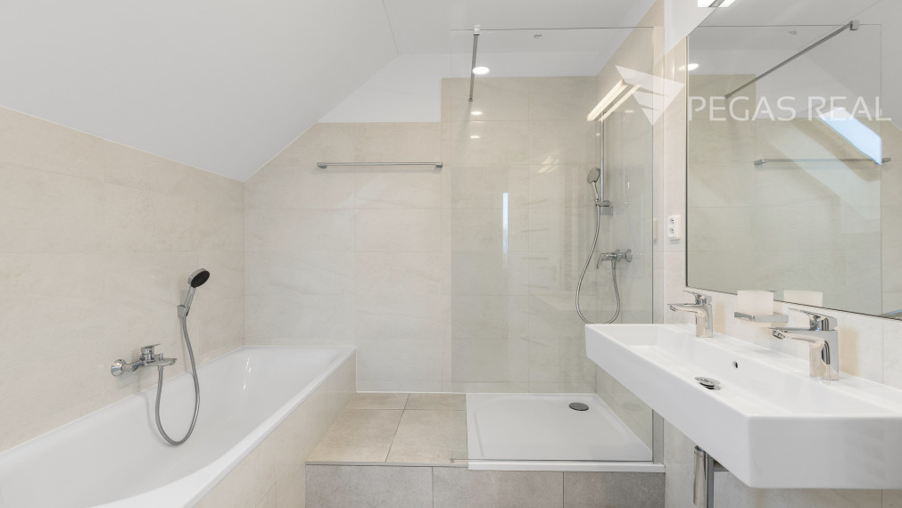 Na prenájom 5 - izbový rodinný dom v Záhorskej Bystrici na Strmom Vŕšku