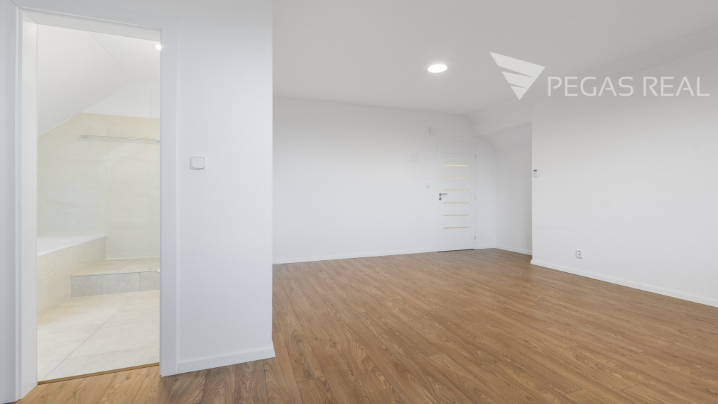 Na prenájom 5 - izbový rodinný dom v Záhorskej Bystrici na Strmom Vŕšku