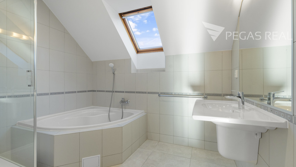 Na prenájom 5 - izbový rodinný dom v Záhorskej Bystrici na Strmom Vŕšku