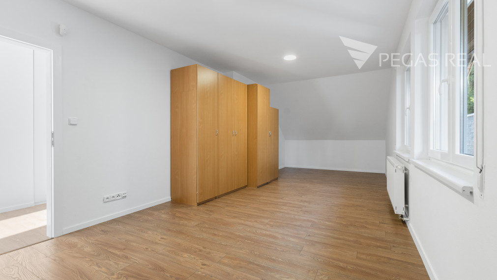 Na prenájom 5 - izbový rodinný dom v Záhorskej Bystrici na Strmom Vŕšku