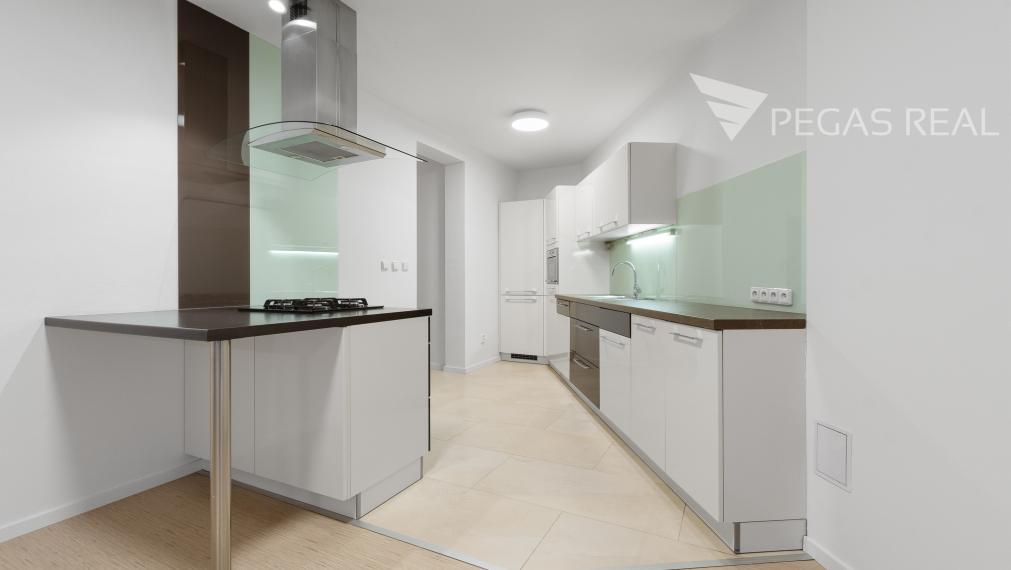 Na prenájom 6-izbový rodinný dom - Strmý Vŕšok, Záhorská Bystrica