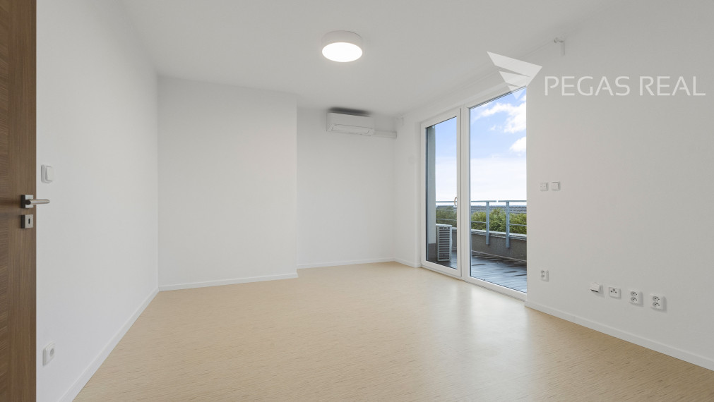 Na prenájom 6-izbový rodinný dom - Strmý Vŕšok, Záhorská Bystrica