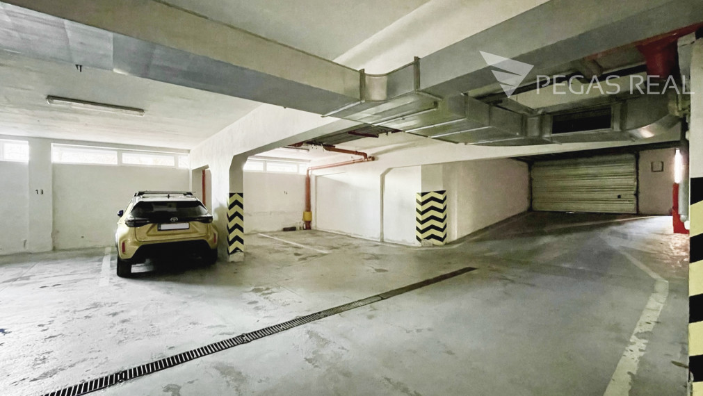 **PREDANÝ** Priestranný kompletne zariadený 2i byt s klimatizáciou za bezkonkurenčnú cenu, Ružinov