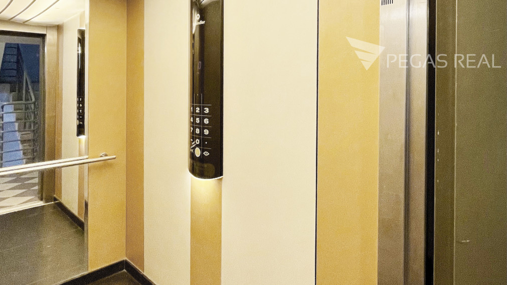 **PREDANÝ** Priestranný kompletne zariadený 2i byt s klimatizáciou za bezkonkurenčnú cenu, Ružinov