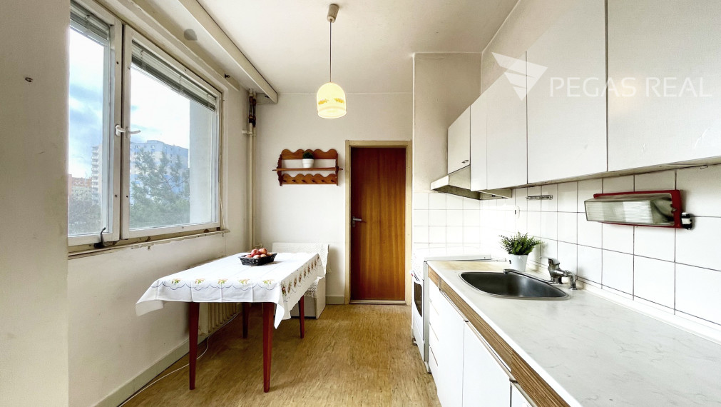 PREDANÝ - Slnečný 4i byt v príjemnom tichom prostredí neďaleko DK Dúbravka