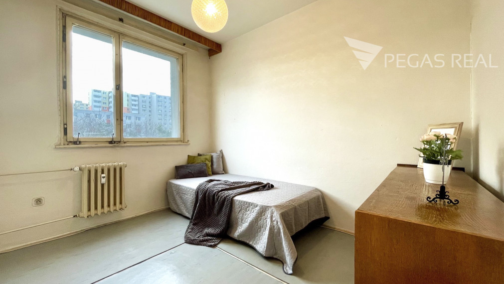 PREDANÝ - Slnečný 4i byt v príjemnom tichom prostredí neďaleko DK Dúbravka