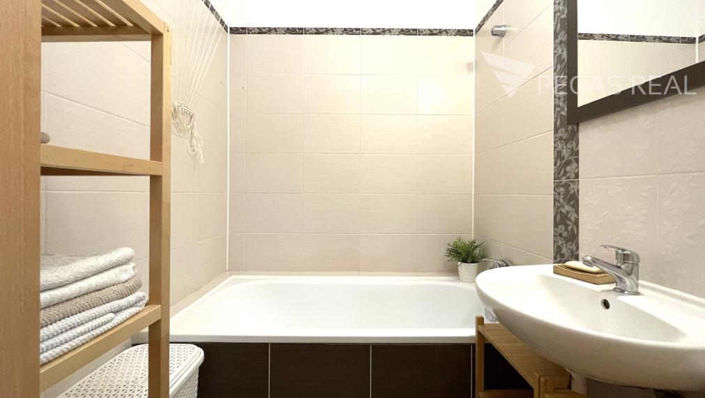 **PREDANÝ** Slnečný 1i byt neďaleko DK Dúbravka s TOP výhľadom na Devínsku kobylu