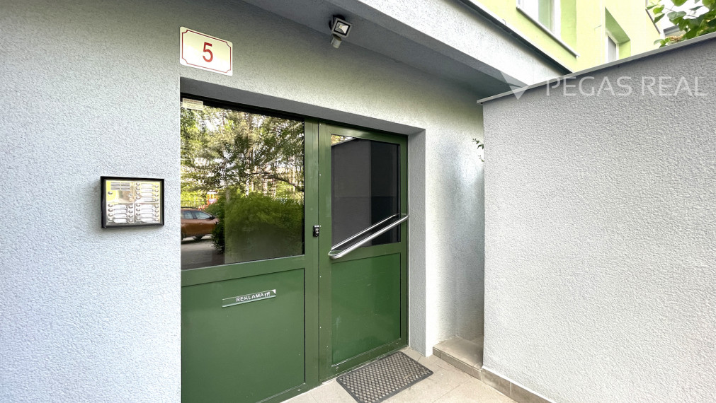 **PREDANÝ** Slnečný 1i byt neďaleko DK Dúbravka s TOP výhľadom na Devínsku kobylu