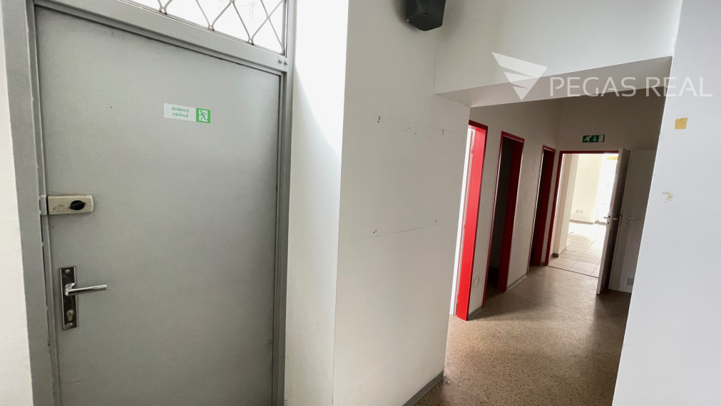 Na predaj krásny priestor v úplnom centre BA na Štúrovej ul.