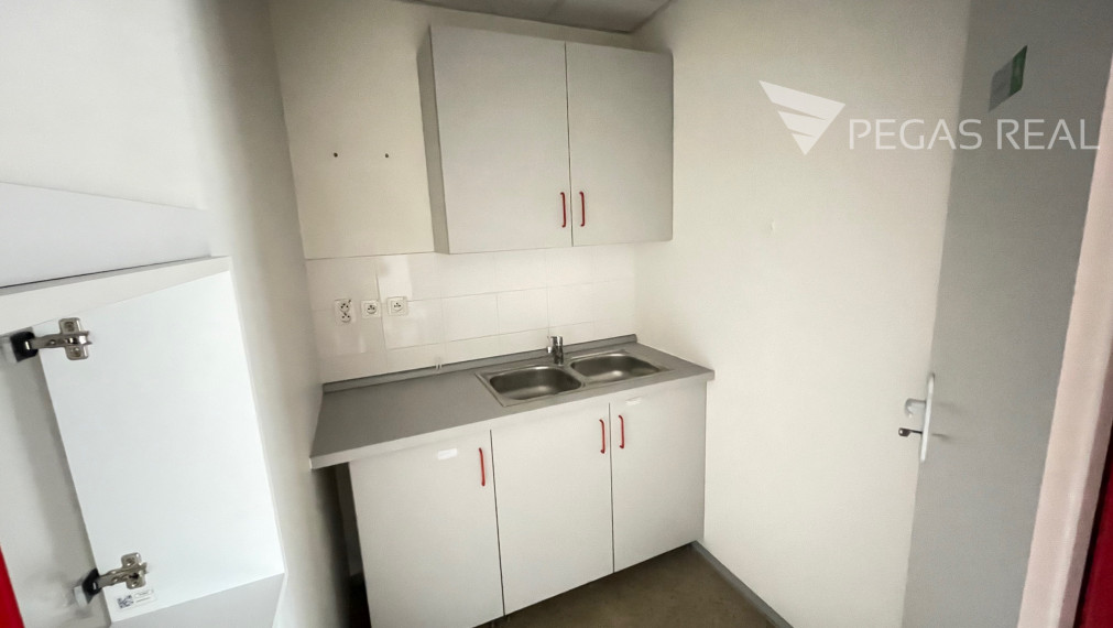 Na predaj krásny priestor v úplnom centre BA na Štúrovej ul.