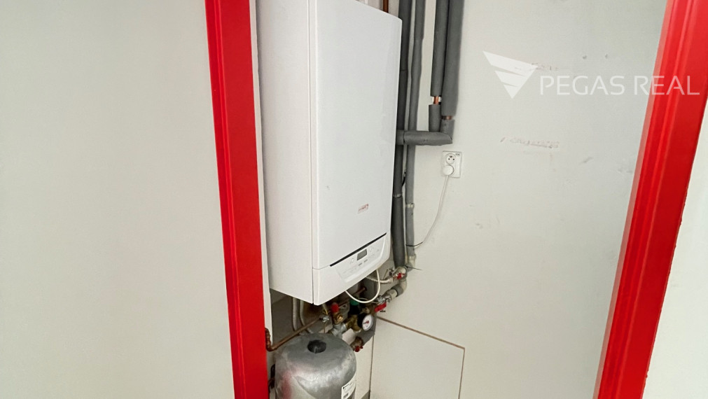 Na predaj krásny priestor v úplnom centre BA na Štúrovej ul.