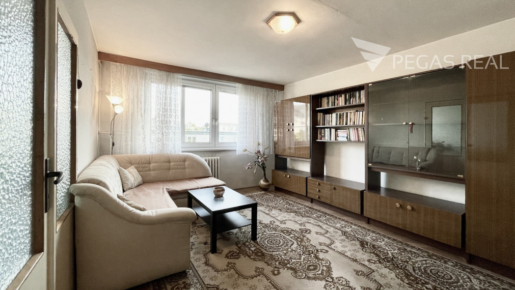 **PREDANÝ** Slnečný 4i byt v príjemnom tichom prostredí DNV v časti Kostolné