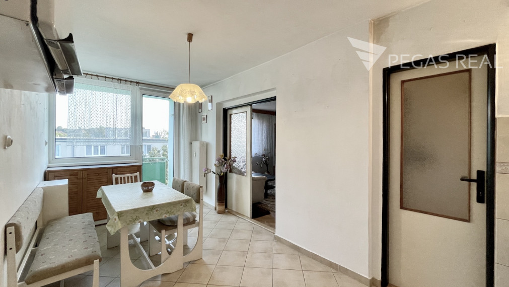 **PREDANÝ** Slnečný 4i byt v príjemnom tichom prostredí DNV v časti Kostolné