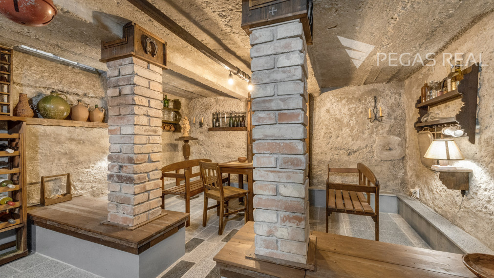 Na predaj viacgeneračný rodinný dom v obci Vysoká pri Morave ( cena vrátane provízie).