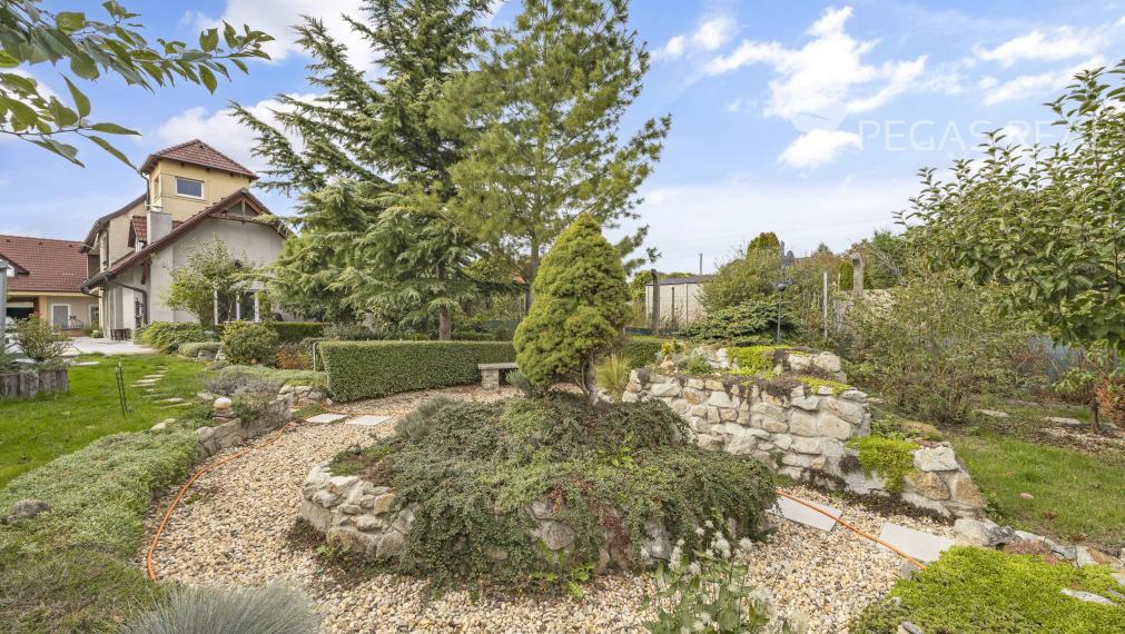 Na predaj viacgeneračný rodinný dom v obci Vysoká pri Morave ( cena vrátane provízie).