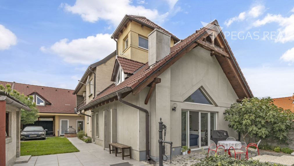 Na predaj viacgeneračný rodinný dom v obci Vysoká pri Morave ( cena vrátane provízie).