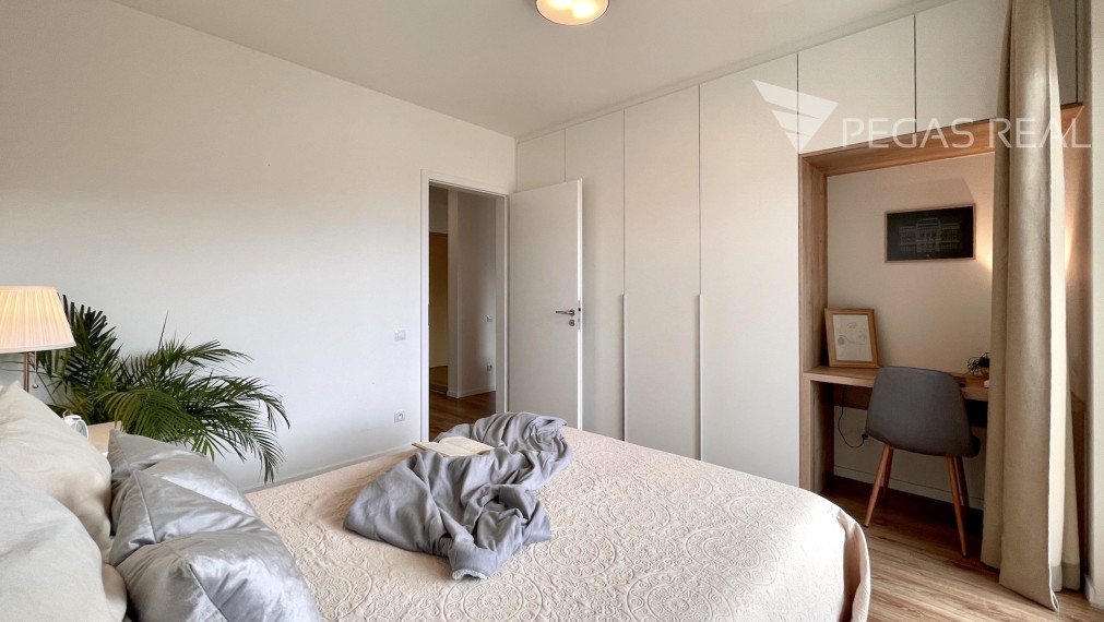 **PREDANÝ** Priestranný kompletne zariadený 2i byt v novostavbe Bory - Nový Dvor