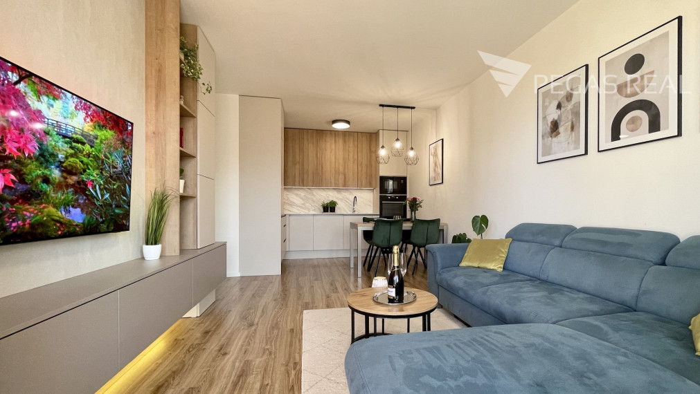 **PREDANÝ** Priestranný kompletne zariadený 2i byt v novostavbe Bory - Nový Dvor