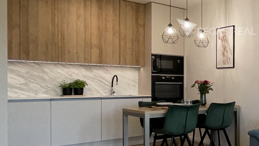 **PREDANÝ** Priestranný kompletne zariadený 2i byt v novostavbe Bory - Nový Dvor